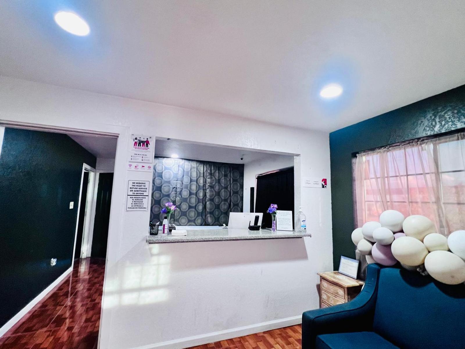 Oyo Garden Inn And Suites Pearsall I-35 East Екстериор снимка