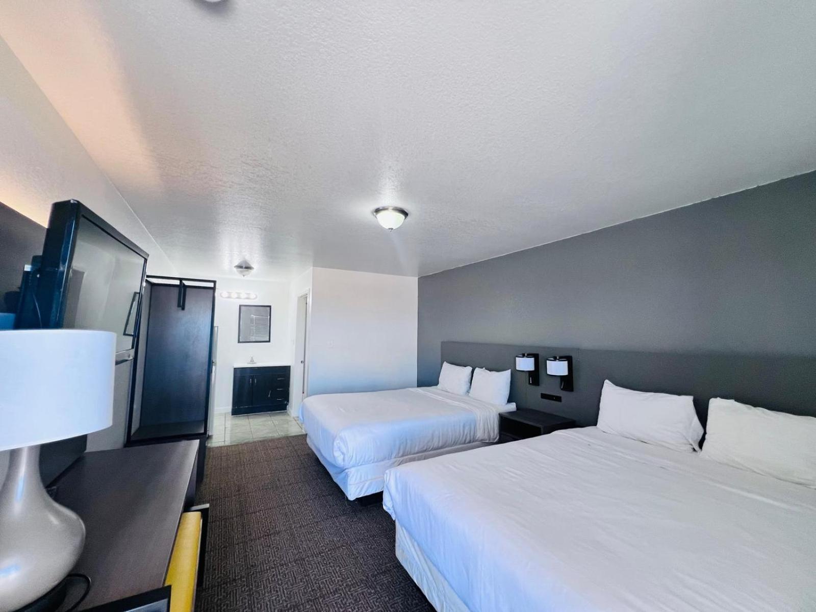 Oyo Garden Inn And Suites Pearsall I-35 East Екстериор снимка