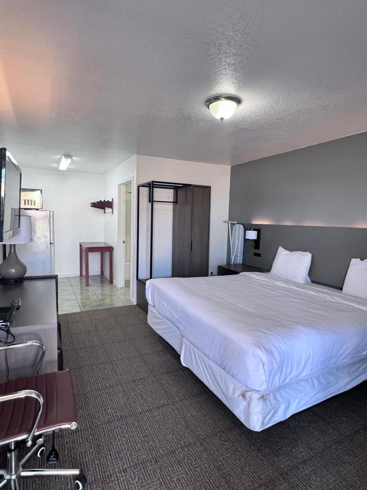 Oyo Garden Inn And Suites Pearsall I-35 East Екстериор снимка