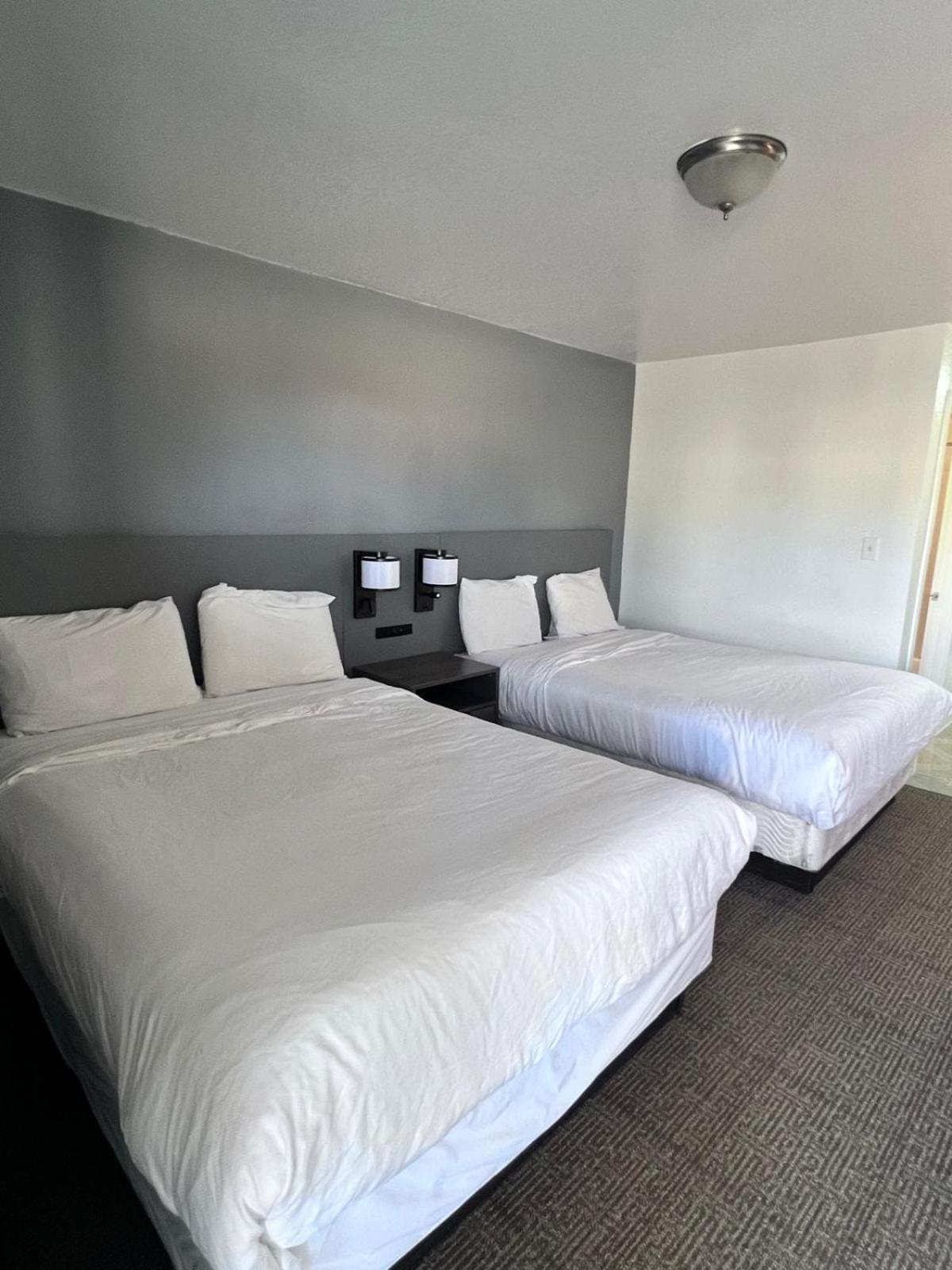 Oyo Garden Inn And Suites Pearsall I-35 East Екстериор снимка